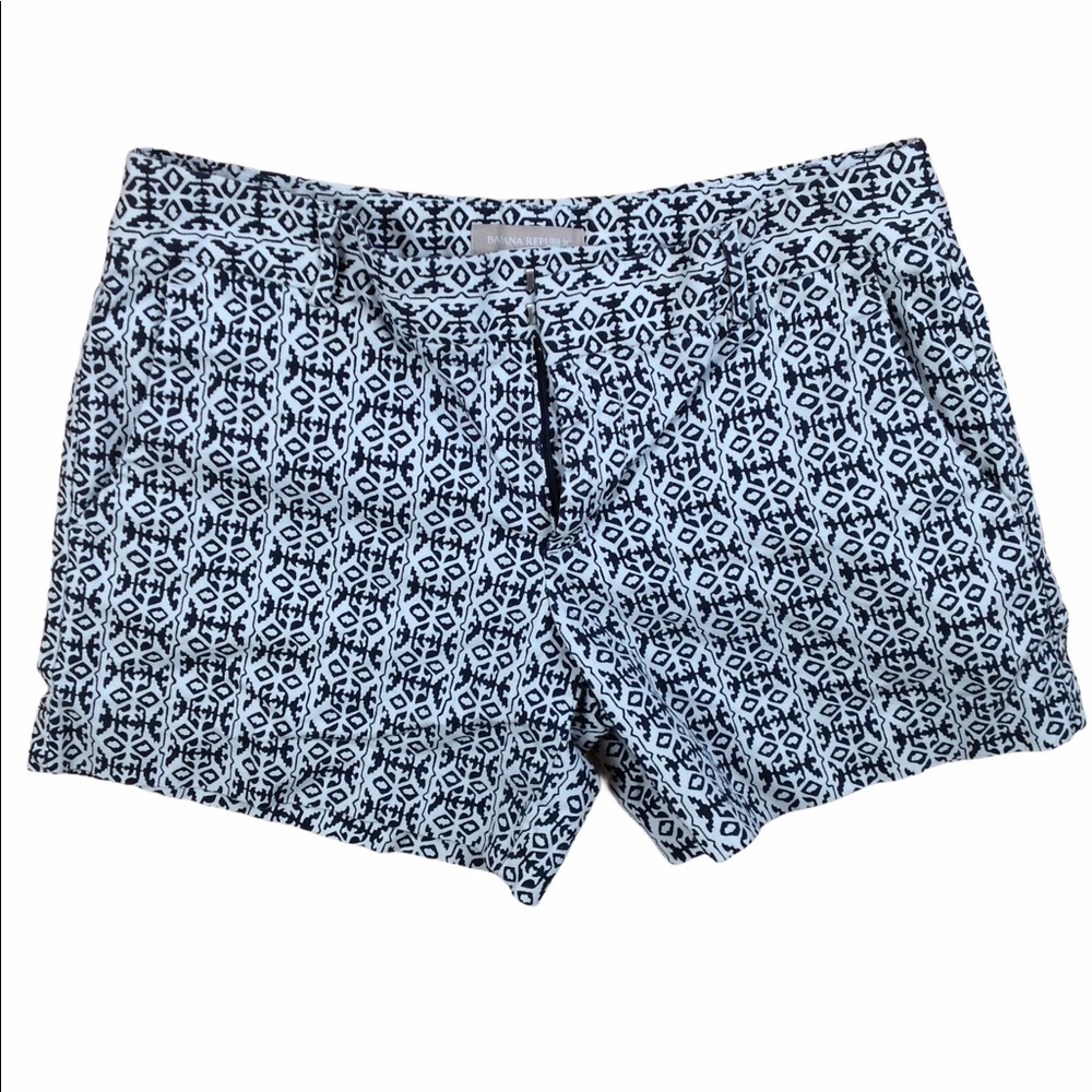 Banana Republic | Black & White Printed Shorts